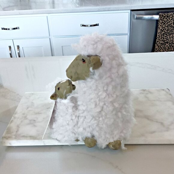 NEW! BOHO FARMHOUSE RESIN & FAUX FUR LARGE LAMB EWE DECOR - Picture 4 of 6